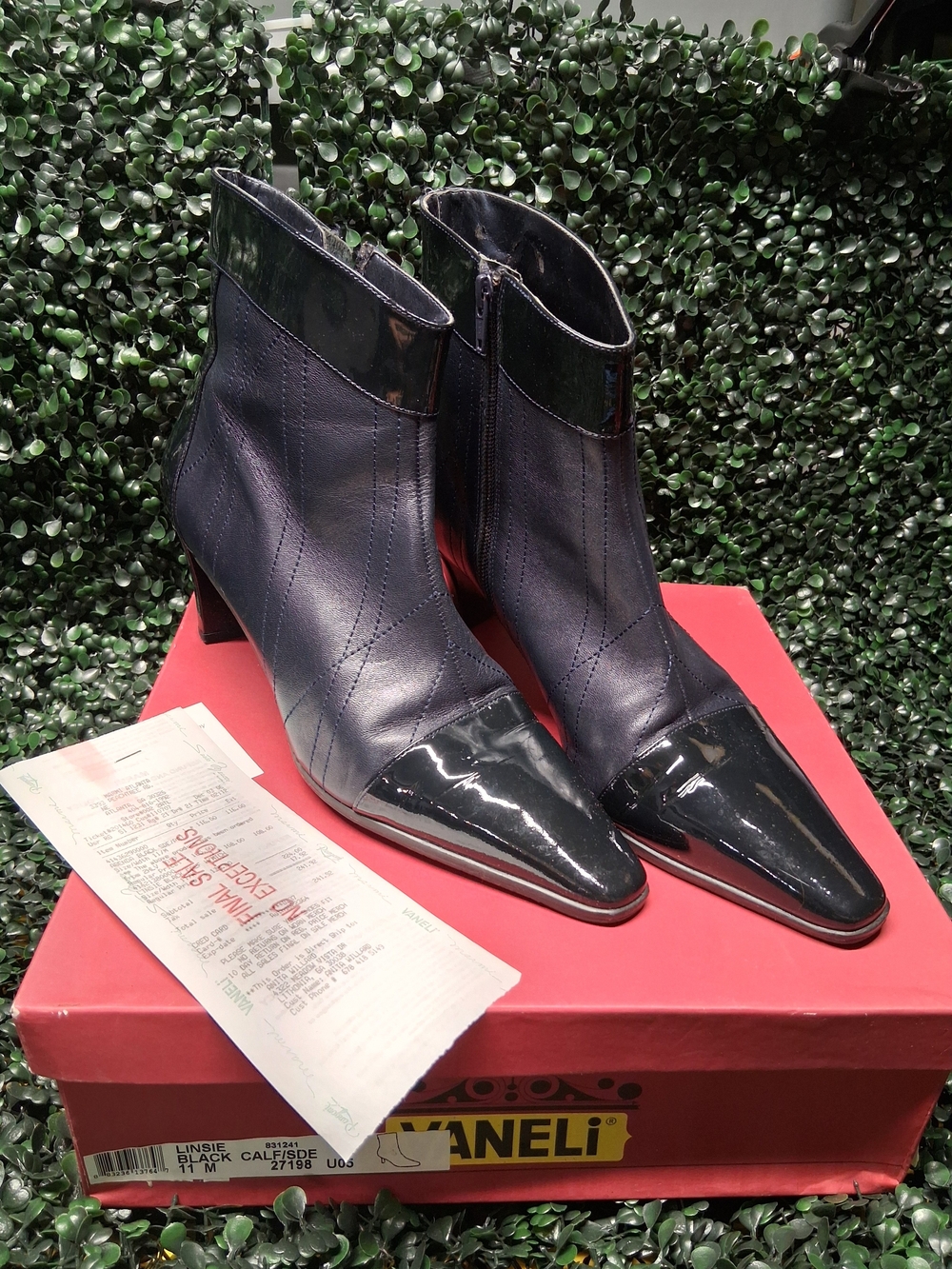 VANELI Linsie Black Pointed-Toe Heeled Boots